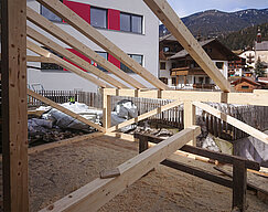Traditionsbewusste und hochwertige Zimmererarbeit 